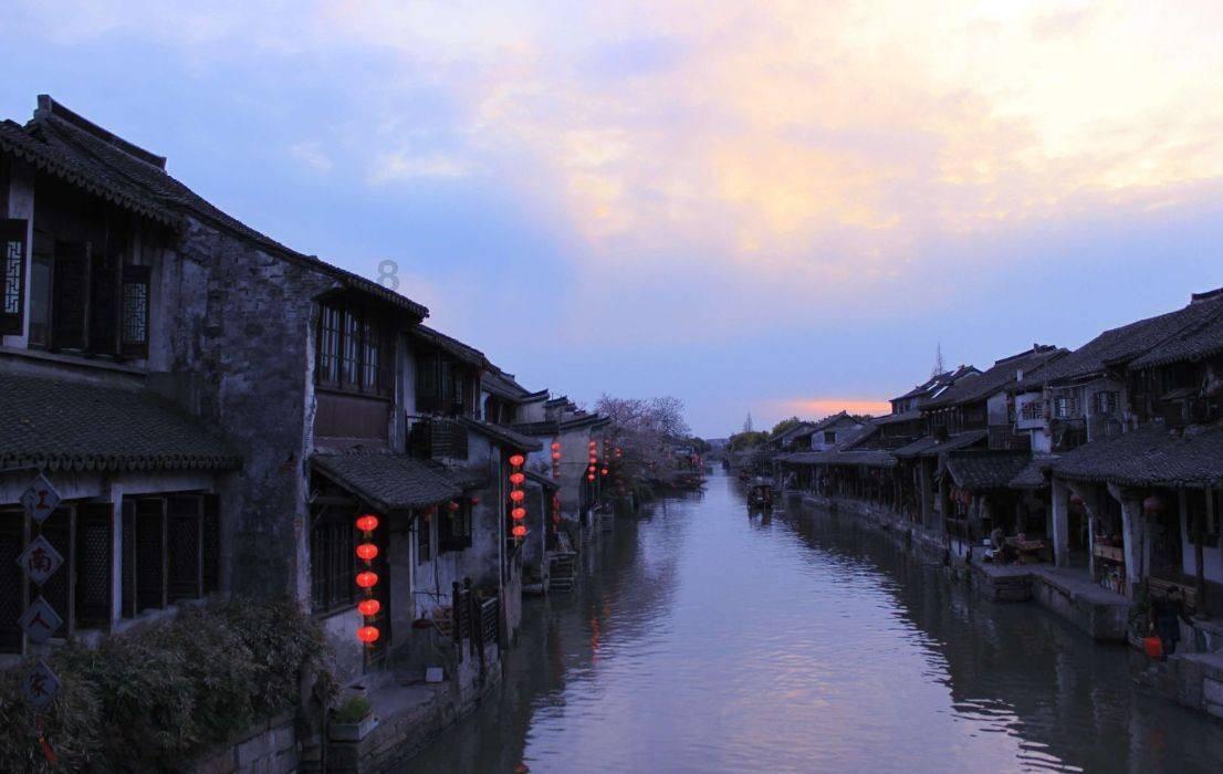 被80岁赵淑珍老年状态惊艳：脸得圆、衣要艳、发烫卷，老了才贵气